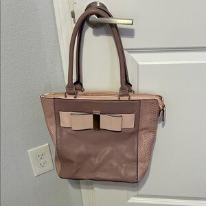 Elegant Pink Tote Bag with Bow Accent
